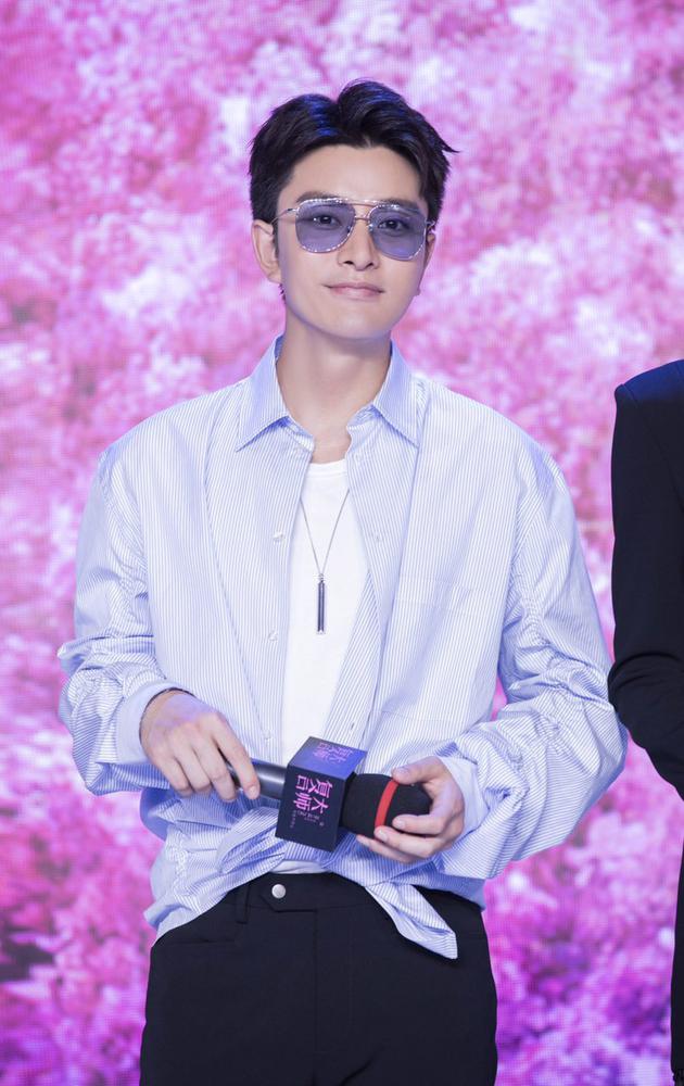 《复合大年夜师》宣布会上贾乃亮