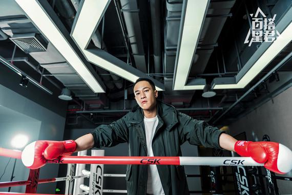 何润东化身拳击手硬朗帅气