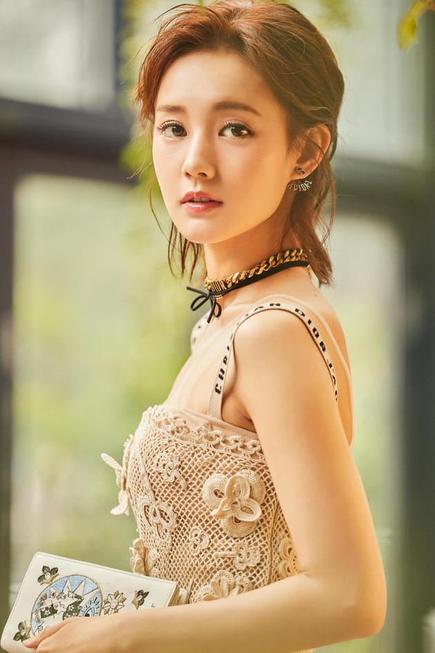 李一桐酷美风格大年夜片