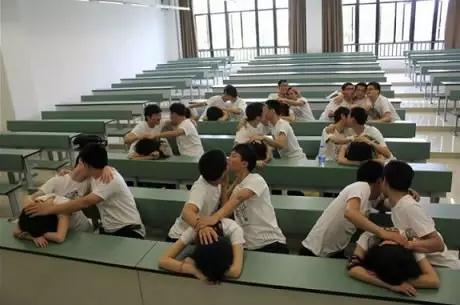 这套小学毕业照竟秒杀无数大学生的毕业照!_中