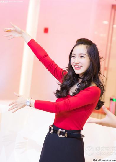 Angelababy佩戴泰格豪雅F1系列腕表