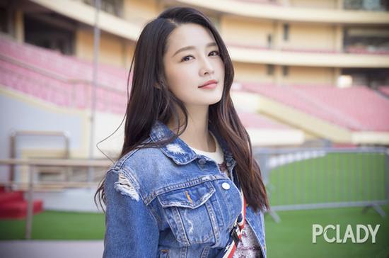 我大李沁一出 就把杨幂热巴从热搜榜挤走了