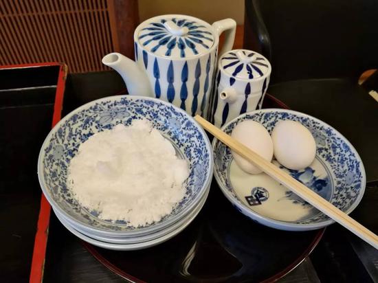 和田金寿喜烧配料：糖、鸡蛋和伊势酱油/叶酱