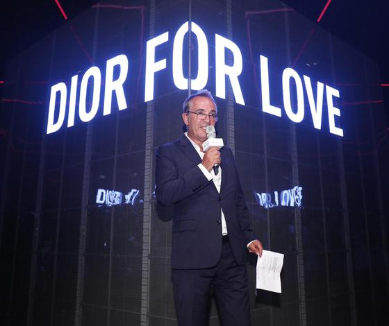 Dior迪奥香水化妆品全球总裁Claude Martinez先生宣布全新Miss Dior迪奥小姐香水广告大片全球首发