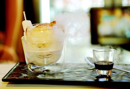 哈根达斯全球首推冰淇淋鸡尾酒-卡鲁瓦爱富歌托