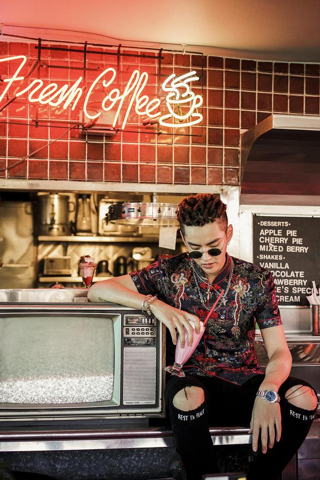 吴亦凡MV