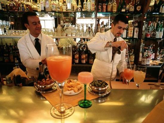 米兰宝格丽酒店酒吧 图片来源自Condé Nast Traveler