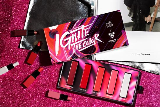 时髦太空舱带来星际女神妆 玛丽黛佳星际口红盘|玛丽黛佳|海王星|星际_新浪时尚