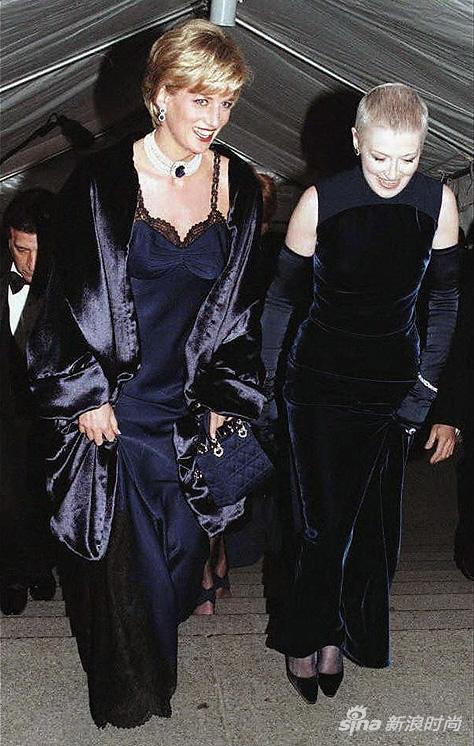 1996年，戴安娜身穿由约翰-加利亚诺设计的第一件Dior高定礼服参加Met Gala