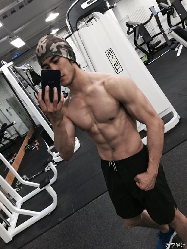 李治廷健身照