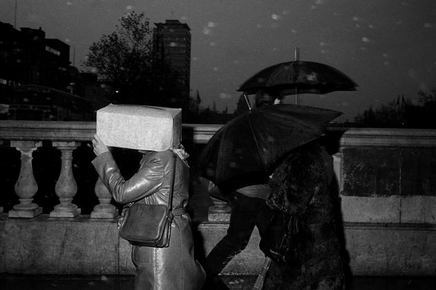 Martin Parr, O'Connell Bridge, Dublin, Ireland, October 1981 '