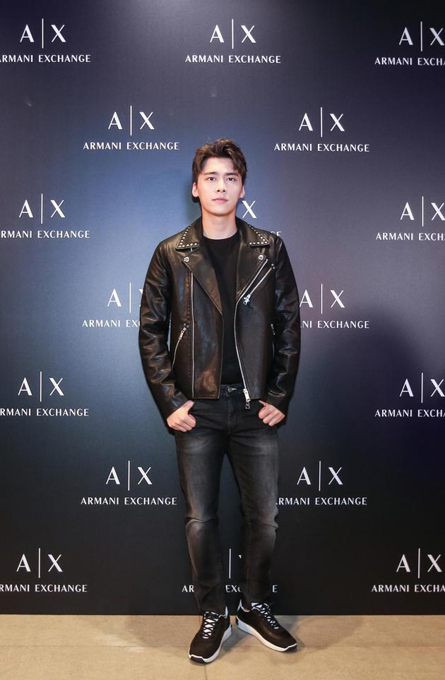 Armani Exchange庆祝李易峰成为品牌代言人