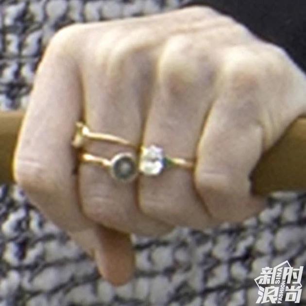 萝斯的订婚戒指