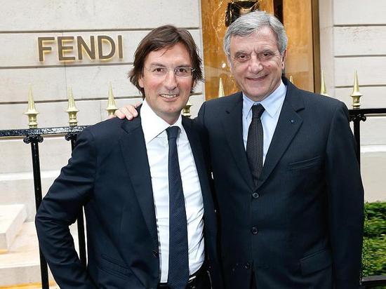 Pietro Beccari(左)与 Sidney Toledano (右)合影