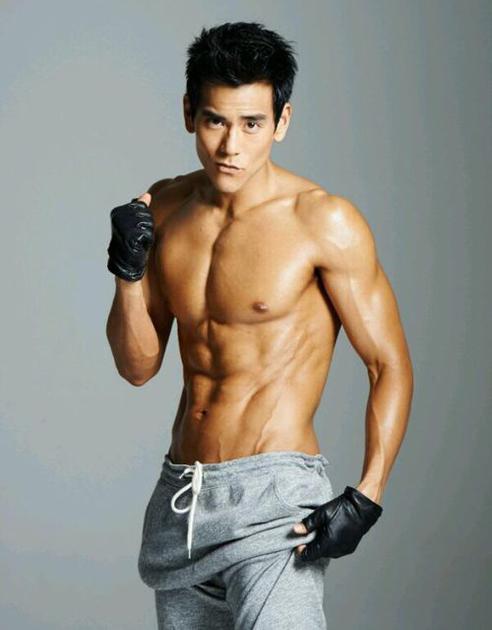 身材不输彭于晏! 胖大叔健身6个月变肌肉男_健美_新浪竞技风暴_新浪网