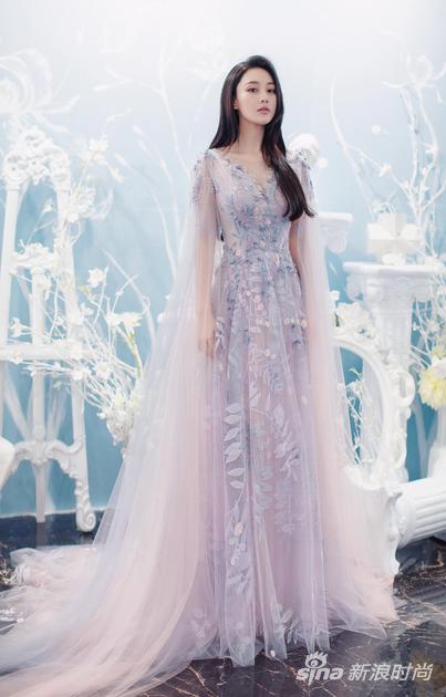 张馨予低调大婚 身着WeCouture高级订制婚纱