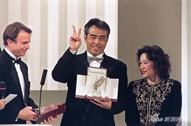 1993年,手捧金棕櫚的陳凱歌導演