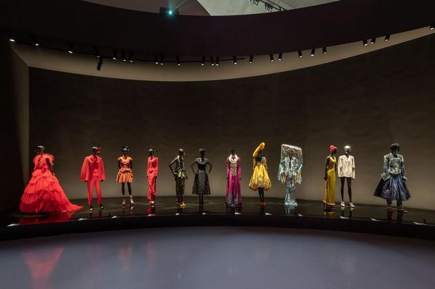 魔都看展指南 高颜值红毯和275件高订礼服让你一次看过瘾插图(41) 魔都看展指南 高颜值红毯和275件高订礼服让你一次看过瘾