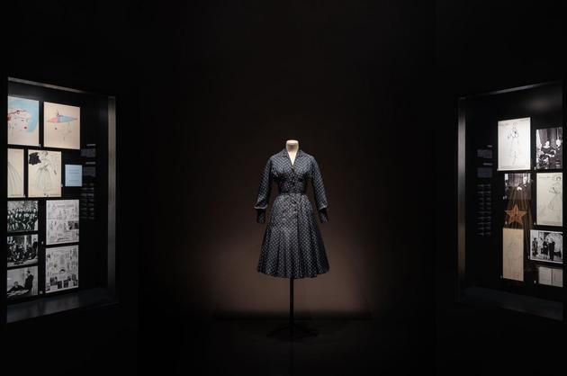 魔都看展指南 高颜值红毯和275件高订礼服让你一次看过瘾插图(22) 魔都看展指南 高颜值红毯和275件高订礼服让你一次看过瘾
