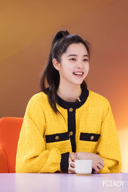 扎起马尾,就是美少女本人啦