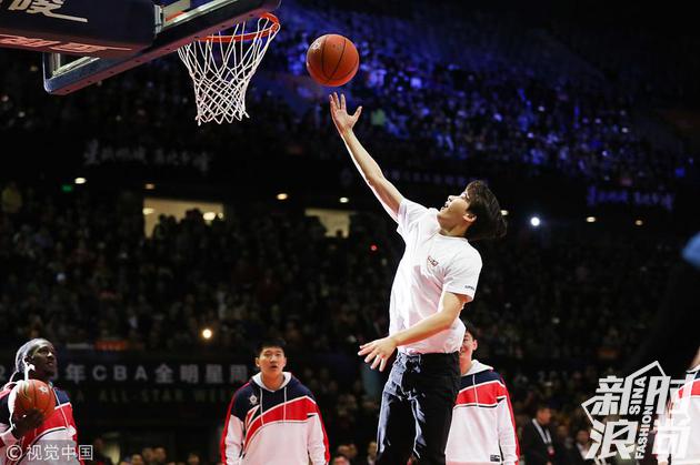 2018CBA全明星正赛 李易峰投篮