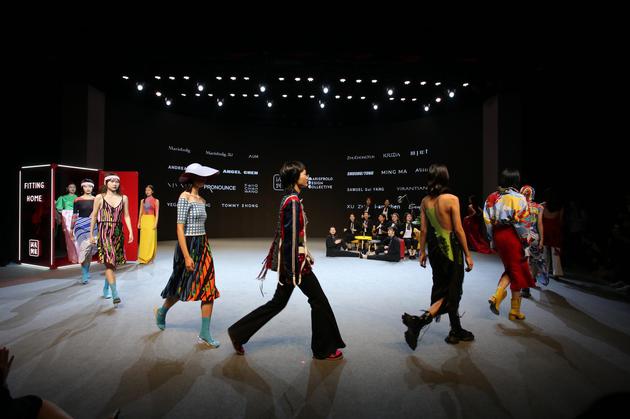 最新时装表演视频 3b4c-iryninx3700653.jpg