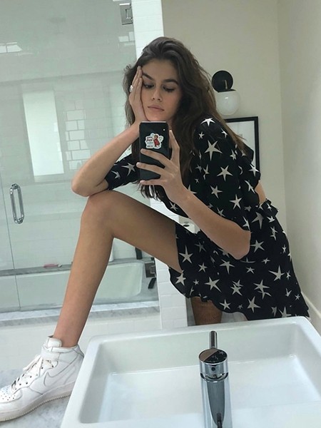 超模辛迪·克劳馥的16岁女儿Kaia Gerber