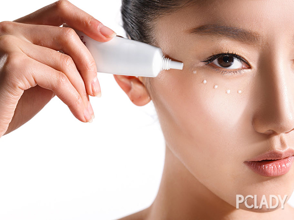 三个小妙招 帮你轻松去除脸部角质