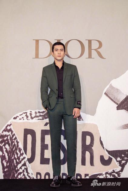 韩东君 in Dior