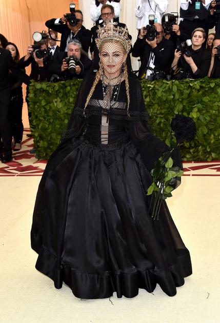 Madonna穿Jean Paul Gaultier黑色礼服