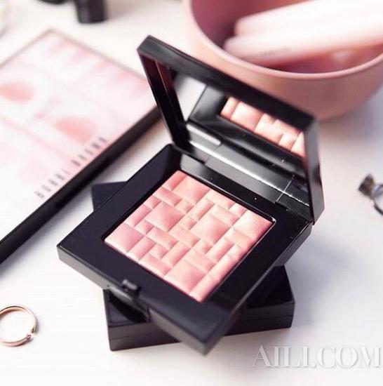 BOBBI BROWN 晶亮颜彩盘