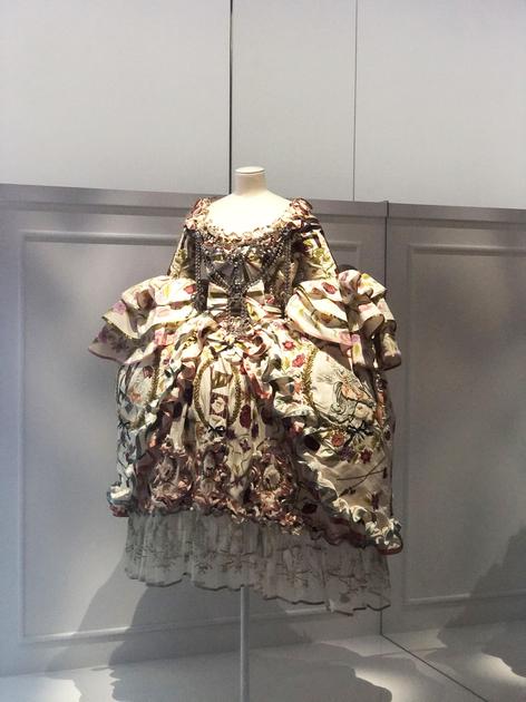 魔都看展指南 高颜值红毯和275件高订礼服让你一次看过瘾插图(33) 魔都看展指南 高颜值红毯和275件高订礼服让你一次看过瘾