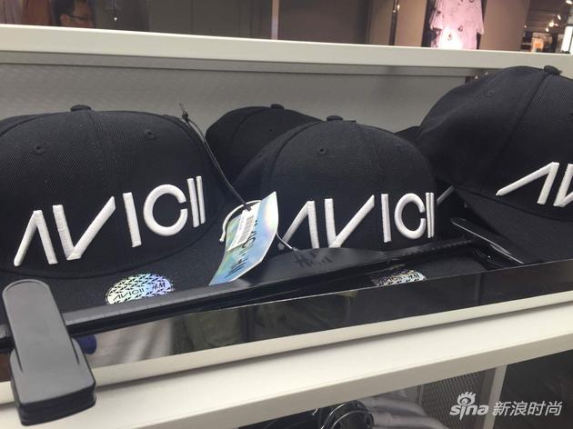 瑞典知名DJ Avicii离世终年28岁|AVĪCI|艾维奇|瑞典_新浪时尚_新浪网