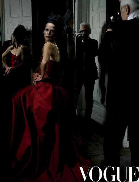 《Vogue服饰与美容》2006年四月号 摄影:Karl Lagerfeld