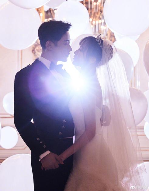 唐嫣、罗晋婚纱照