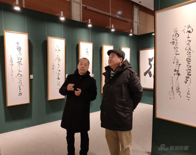 姜昆先生参观寇克让老师展