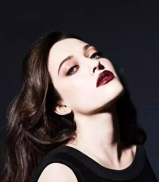 Kat Dennings 红棕色系口红