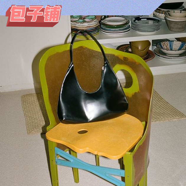 当下最火的“腋下包”到底有多时髦 复古风by far