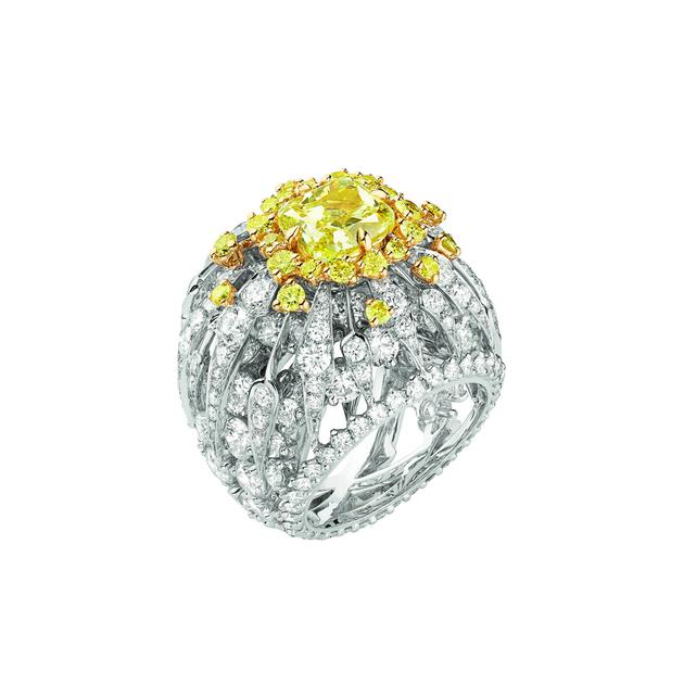 CHAUMET 天穹皓境高定珠宝套系 “光芒咏叹”高定戒指，现时参考价格 ¥3，090，000