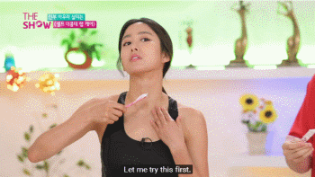 Step3:涂抹颈部面膜
