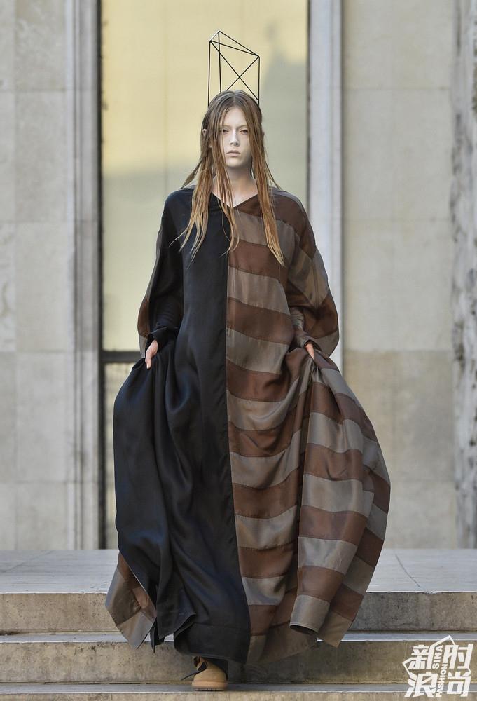 Rick Owens 2019巴黎春夏时装周秀场