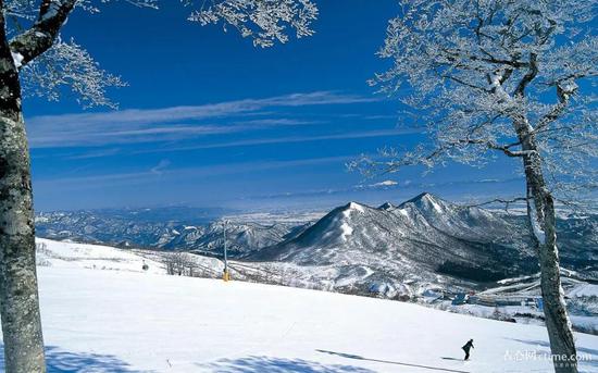 四五月份还能来日本滑雪,图片来源:japan by japan