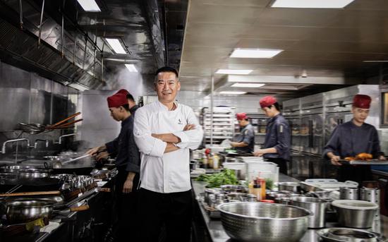 Cai Yi Xuan- Chef Li Qiang in action 采逸轩主厨李强