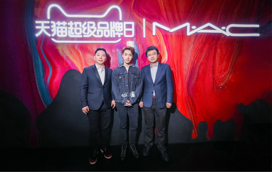 液色来袭,张艺兴携手M·A·C魅可“幻液之唇”液色电音派对燃爆京城