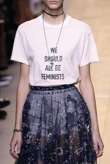 “We should all be feminists” T 恤Dior