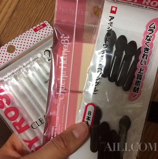 被“嫌弃”的海绵眼影棒 竟然能画出美甲店200元起价的指彩