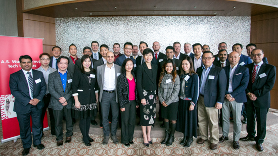 屈臣氏集团集团首席营运总监倪文玲（前排中间） 与亚洲科技合作伙伴合照