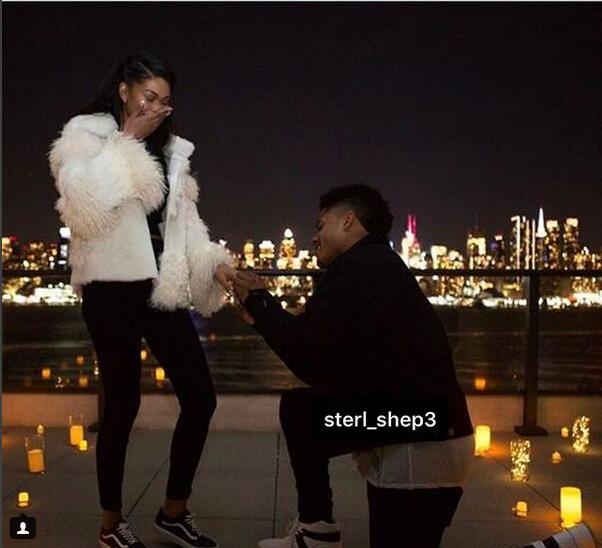 Sterling Shepard为Chanel Iman送上来自Pristine品牌的钻戒