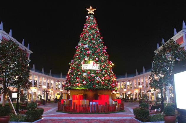 佛罗伦萨小镇-上海名品奥特莱斯的圣诞树