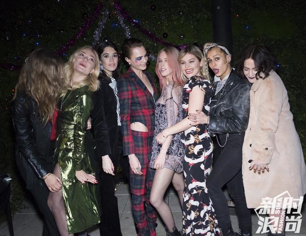 Clara Paget、Gala Gordon、Cara Delevingne、Mary Charteris、Alice Dellal以及Jaime Winstone